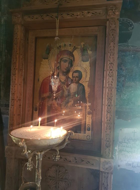 მოდიოდა ნინო მთებით, მოდიოდა... KARIBCHE